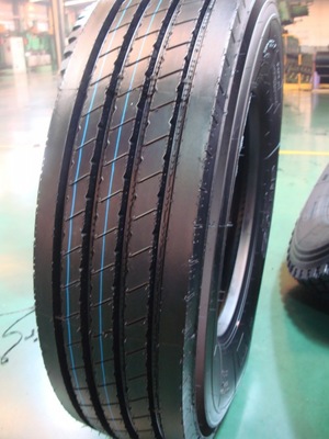 卡车轮胎295/80R22.5 全钢子午线轮胎安全防爆耐磨卡车胎