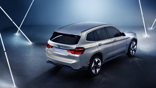 BMW Co<em></em>ncept iX3在巴黎采用了倍耐力P零轮胎
