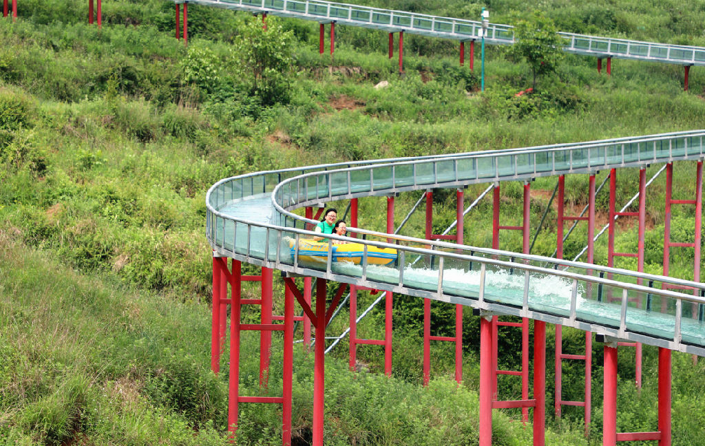 玻璃水滑道漂流船,泉州玻璃水滑道,景区水滑道