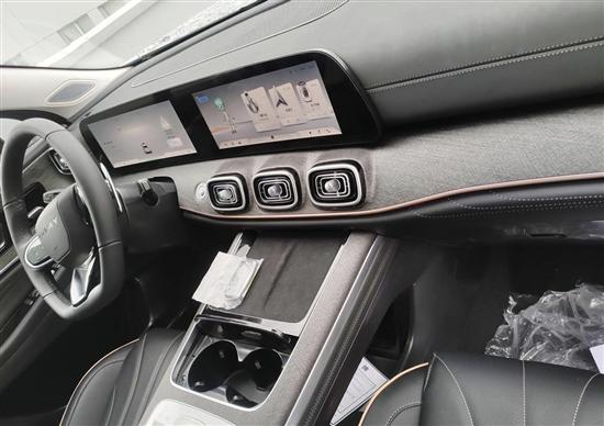 定位中型SUV 奇瑞T26无伪装测试谍照曝光