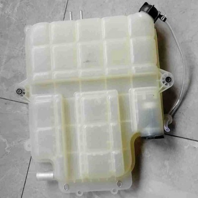 供应新鑫齐全防冻液水箱.图2