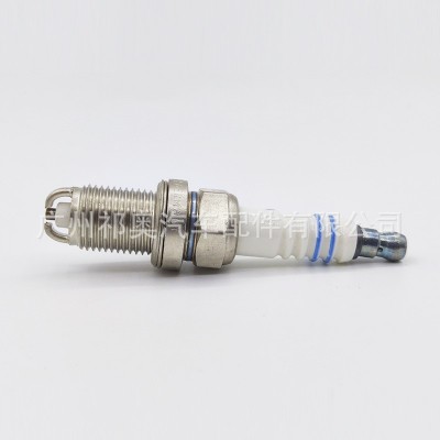 火花塞跨境热销0241235751 F7LDCR 适用丰田日产三菱奔驰克莱斯勒图3