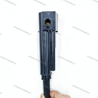 适用于JEEP点火线圈5149199AA 05149199AA 68320417AA UF640图4