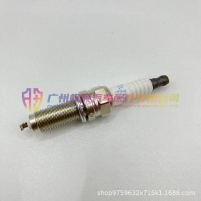 优质 火花塞 18846-10060 SILZKR6B10E 1884610060适用 现代 起亚图4